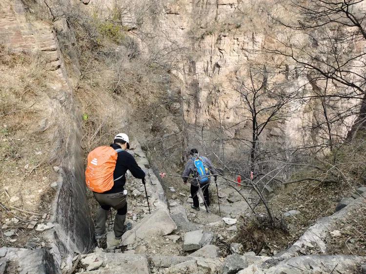 绝壁大梯白云寺,徒步白云寺