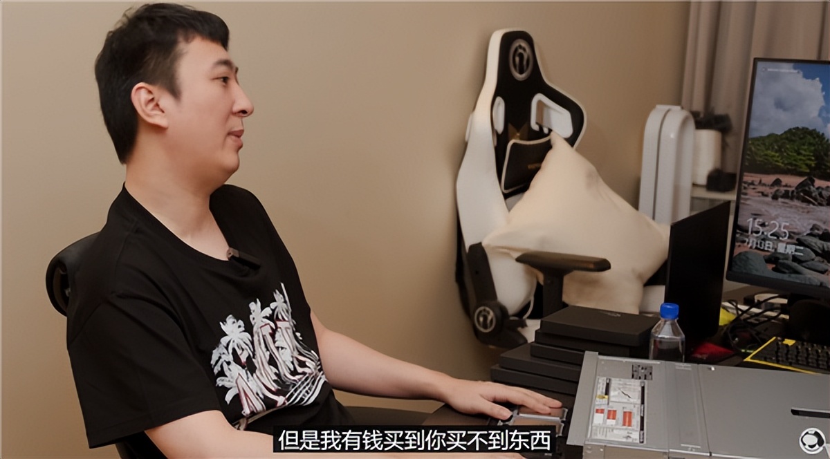 王思聪用amd处理器,王思聪电脑装了三个显卡