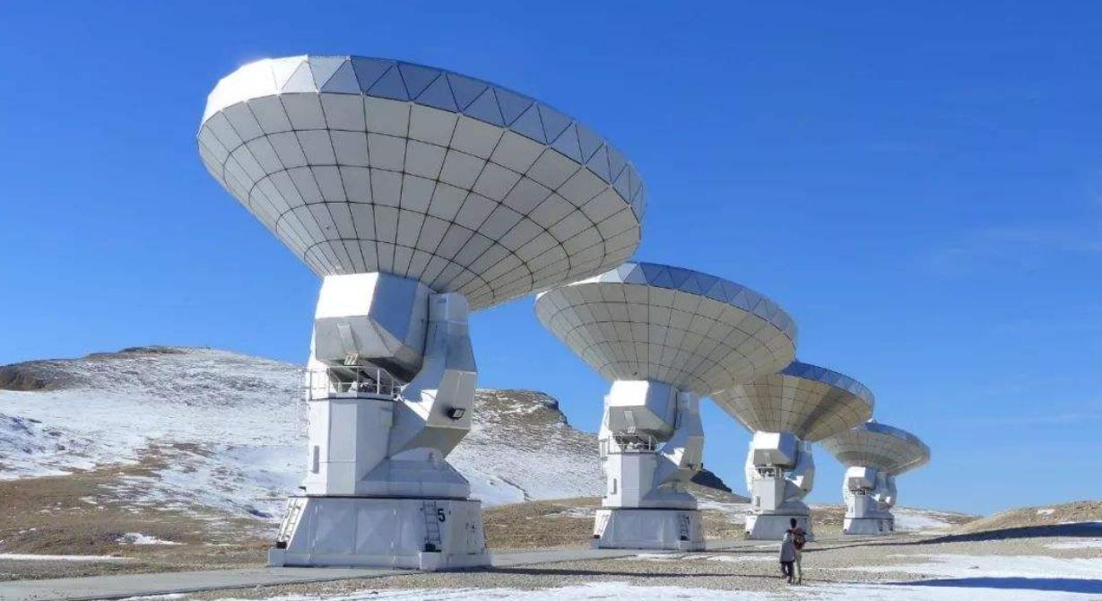 当霍金和爱因斯坦知道了黑洞存在,爱因斯坦是如何预测黑洞的存在