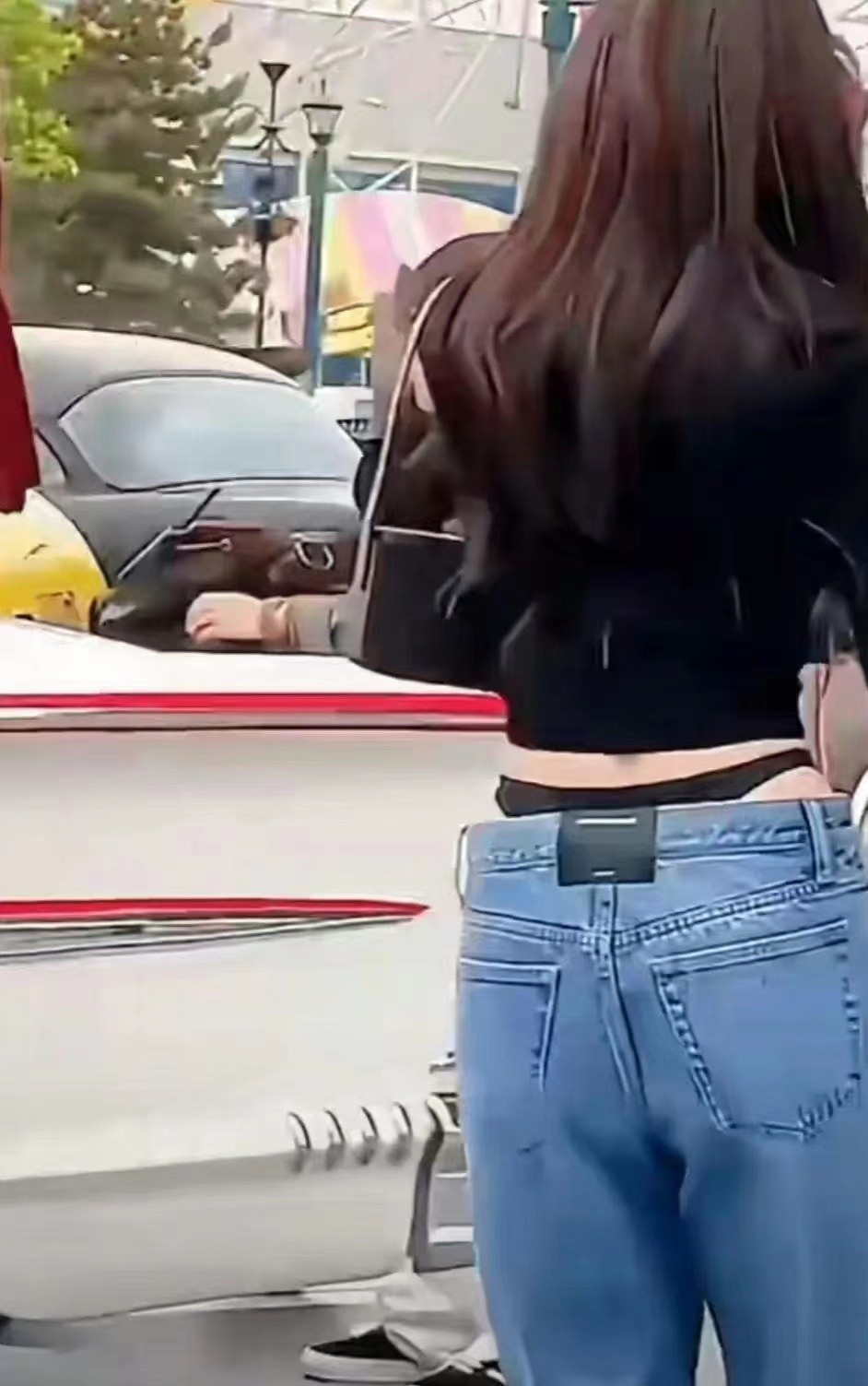 娜扎穿搭牛仔裤,娜扎穿牛仔裤显不出长腿