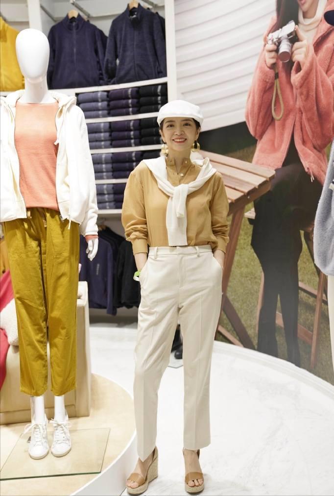 牛仔裤衬衣怎么穿好看,衬衫宽松牛仔裤怎么穿才好看