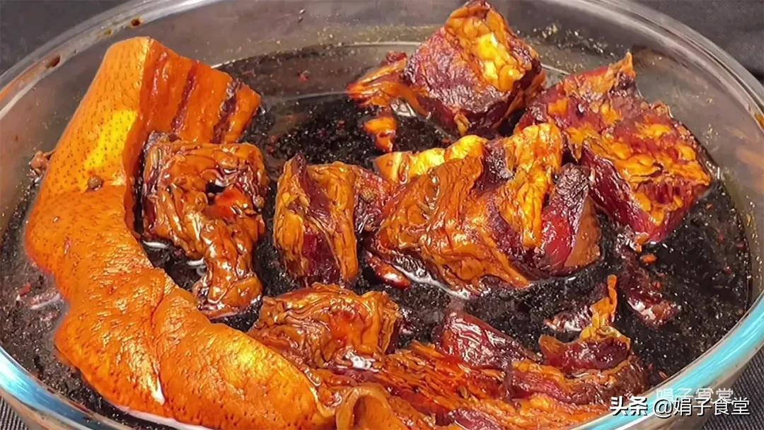 猪肉放在酱油里泡两天怎么做好吃,猪肉泡酱油的正确方法
