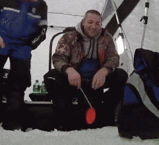 女生在公共场合故意让你难堪,现在的女生一点自知之明都没有