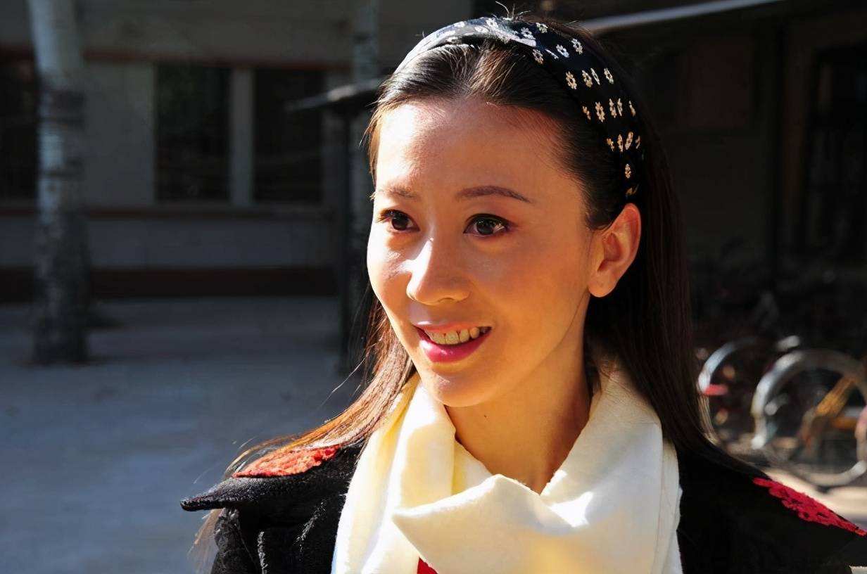 为艺术献身，被丈夫、父亲抛弃，汤加丽的人生有多悲惨？