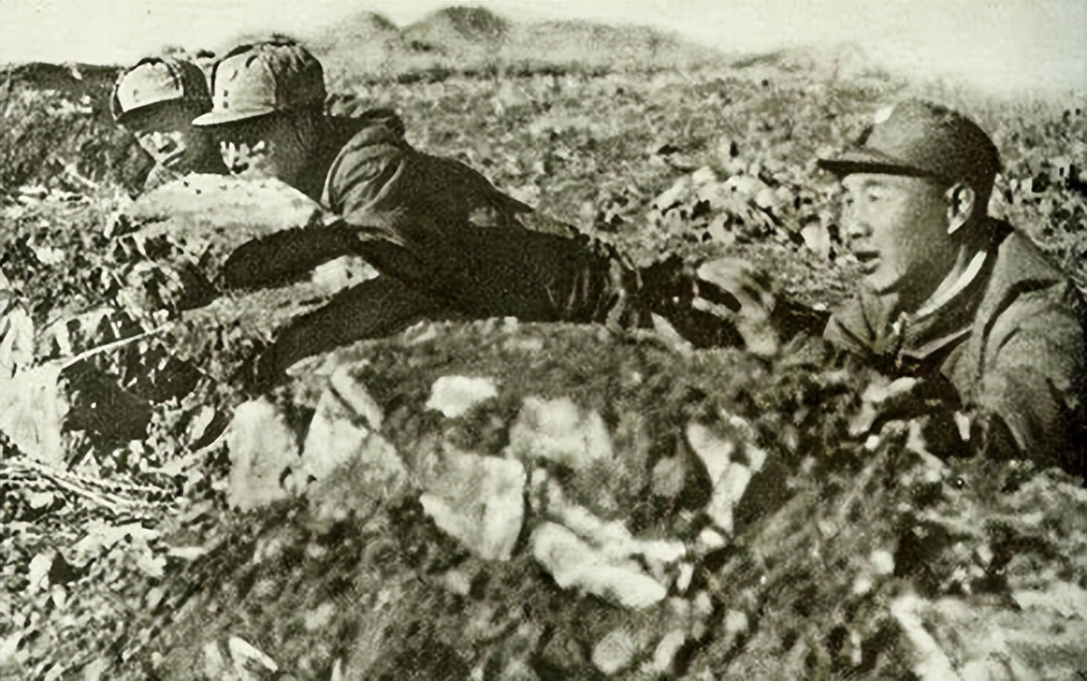 1998年*万年张**访美，美国陆军司令一把将其抱住大喊：可算抓到你了