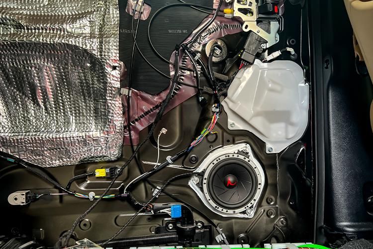 上海丰田埃尔法改装汽车音响隔音,嘉兴丰田埃尔法改装隔音