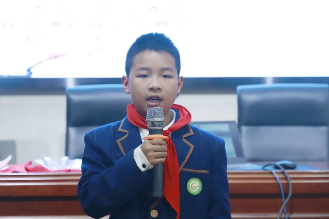 清明祭英烈警营朗诵,向英烈致敬清明诗歌朗诵小学生