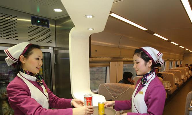 高铁餐服员真实感受,高铁餐服员还要算账吗