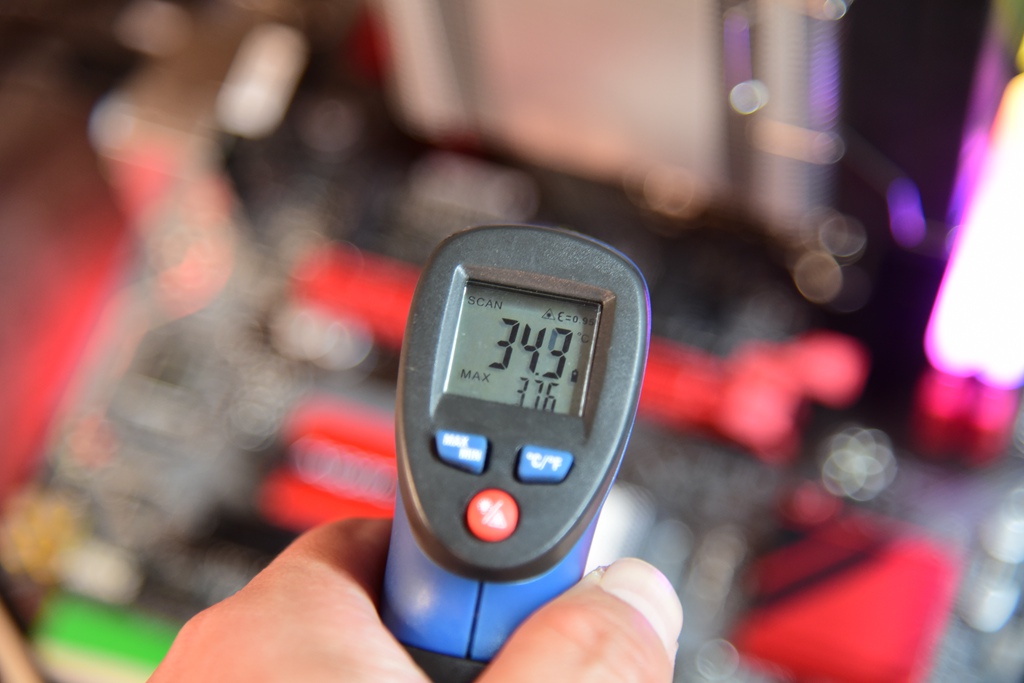 宏碁掠夺者gm7000对比致钛7100,宏碁掠夺者gm7需要什么插口