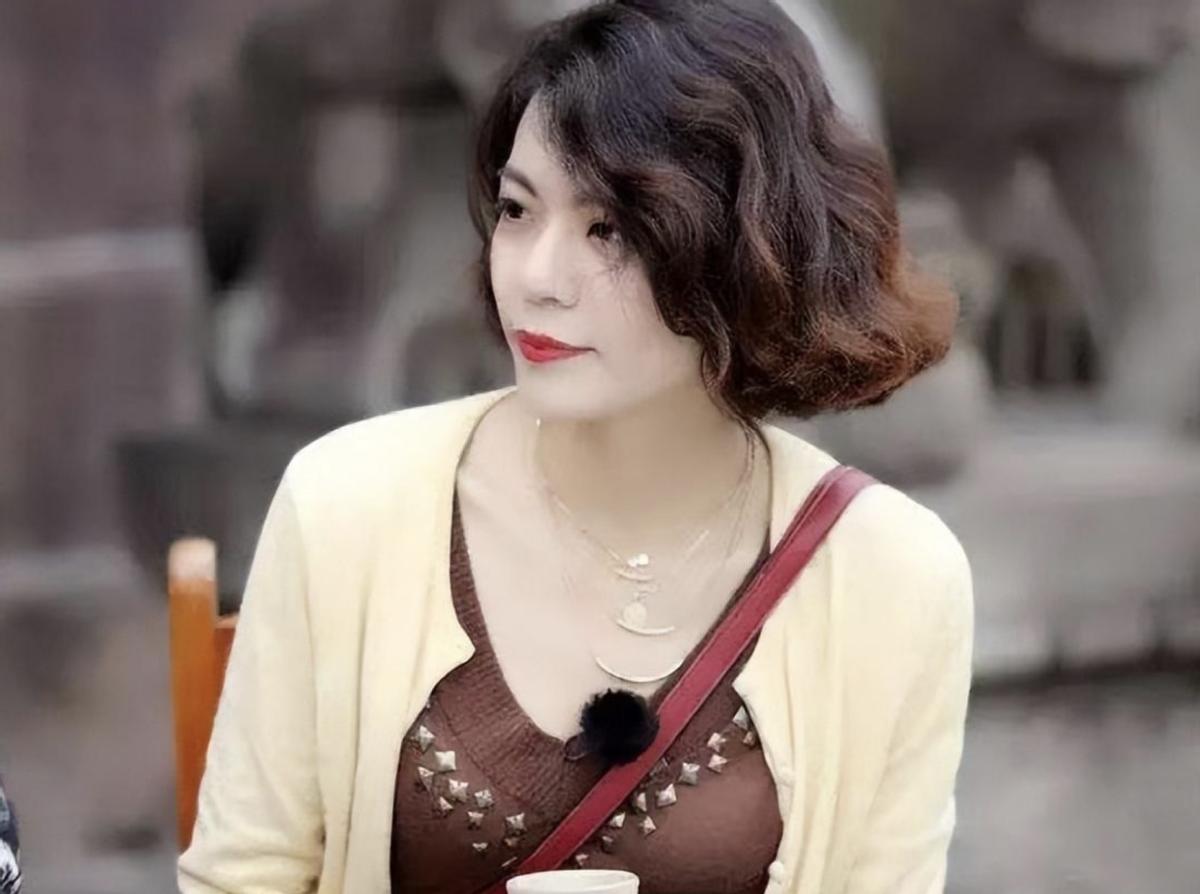 复旦网红教授陈果是如何走下神坛,复旦女神陈果为何跌落神坛