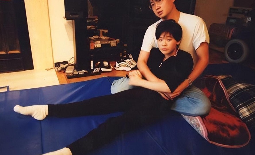 运动员桑兰高位截瘫还能生孩子,体操运动员桑兰结婚没有