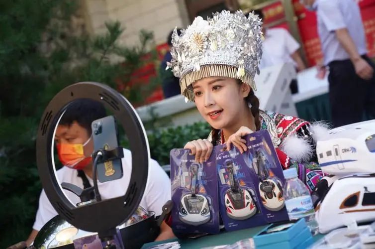 极兔续重7块钱正常吗,极兔能最终活下来吗