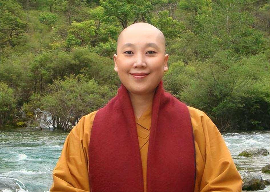 歌手李娜出家后的生活,歌手李娜出家的生活