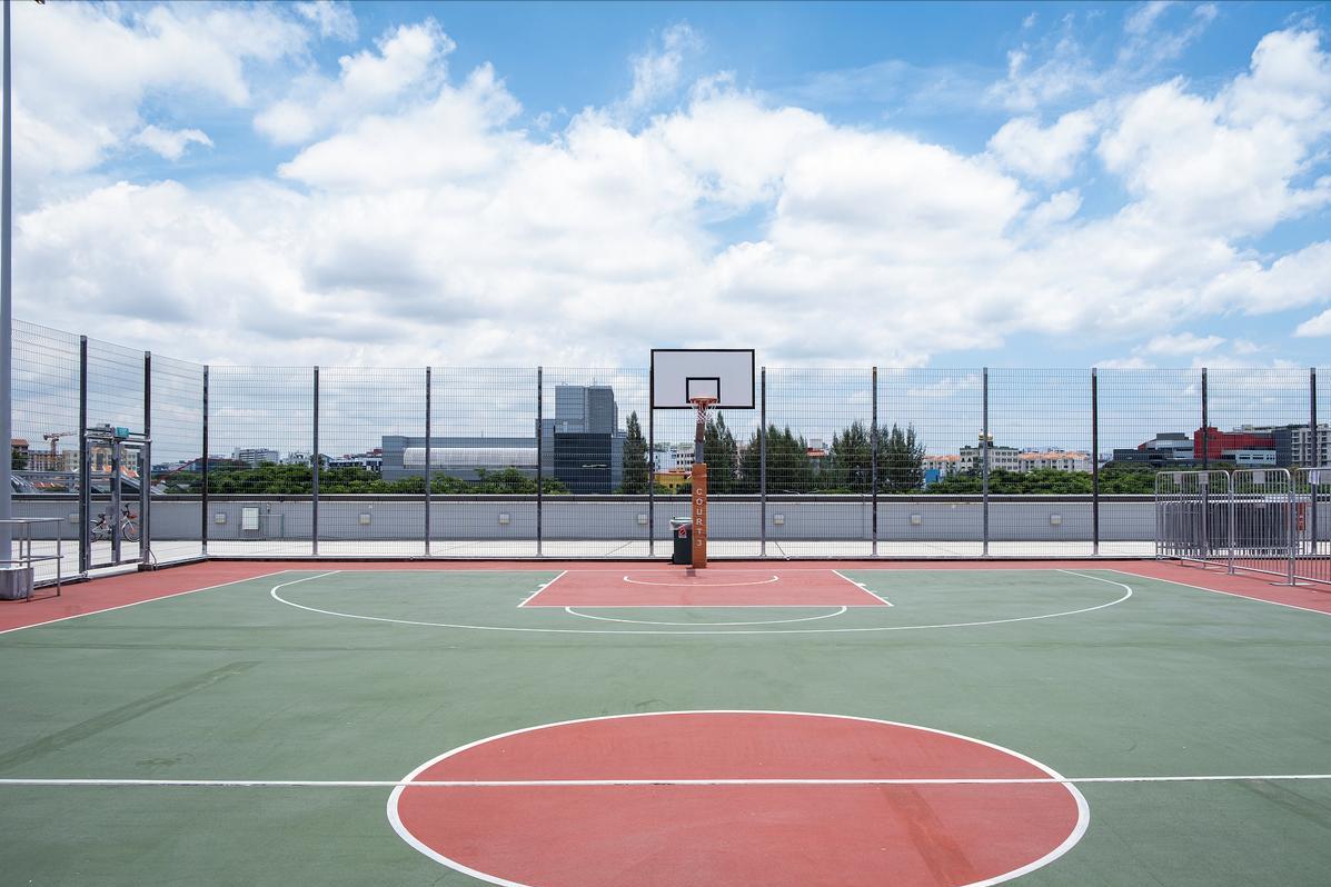 硅pu球场为什么发黑,硅pu球场老化程度区分