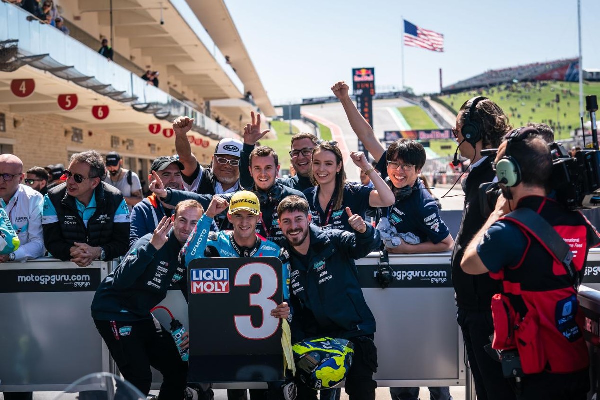 跑了一年的摩托车,moto3赛事的车是春风自己的吗