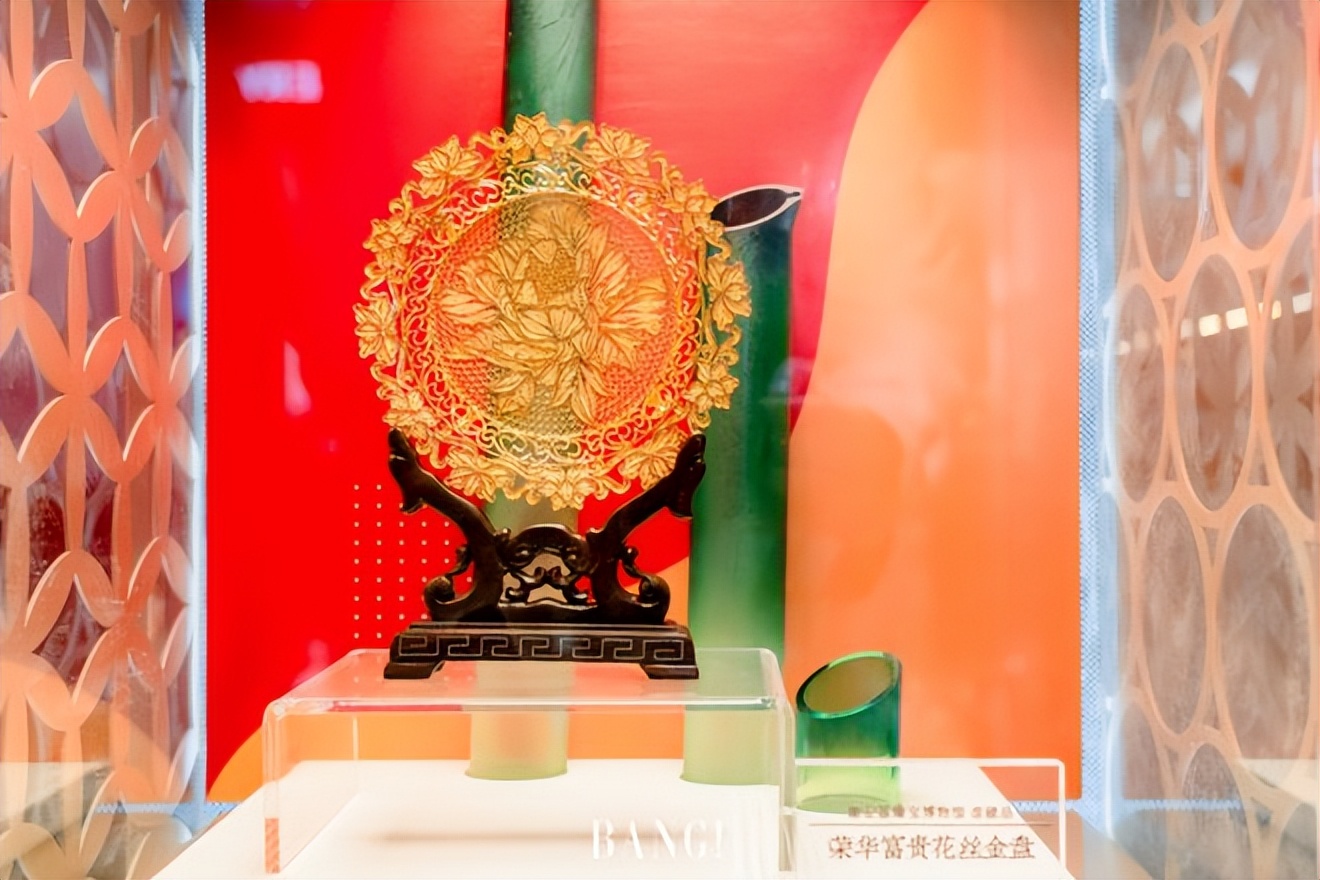 潮宏基襄阳首家非遗花丝概念店,潮宏基花丝工艺探店视频