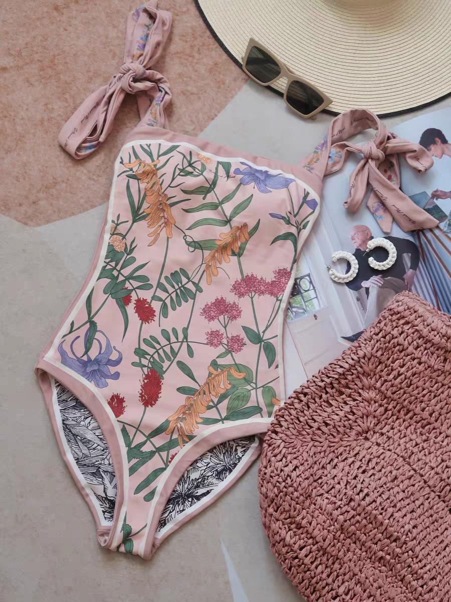 超好看的泳衣推荐,小众的连体泳衣靓丽而又优雅