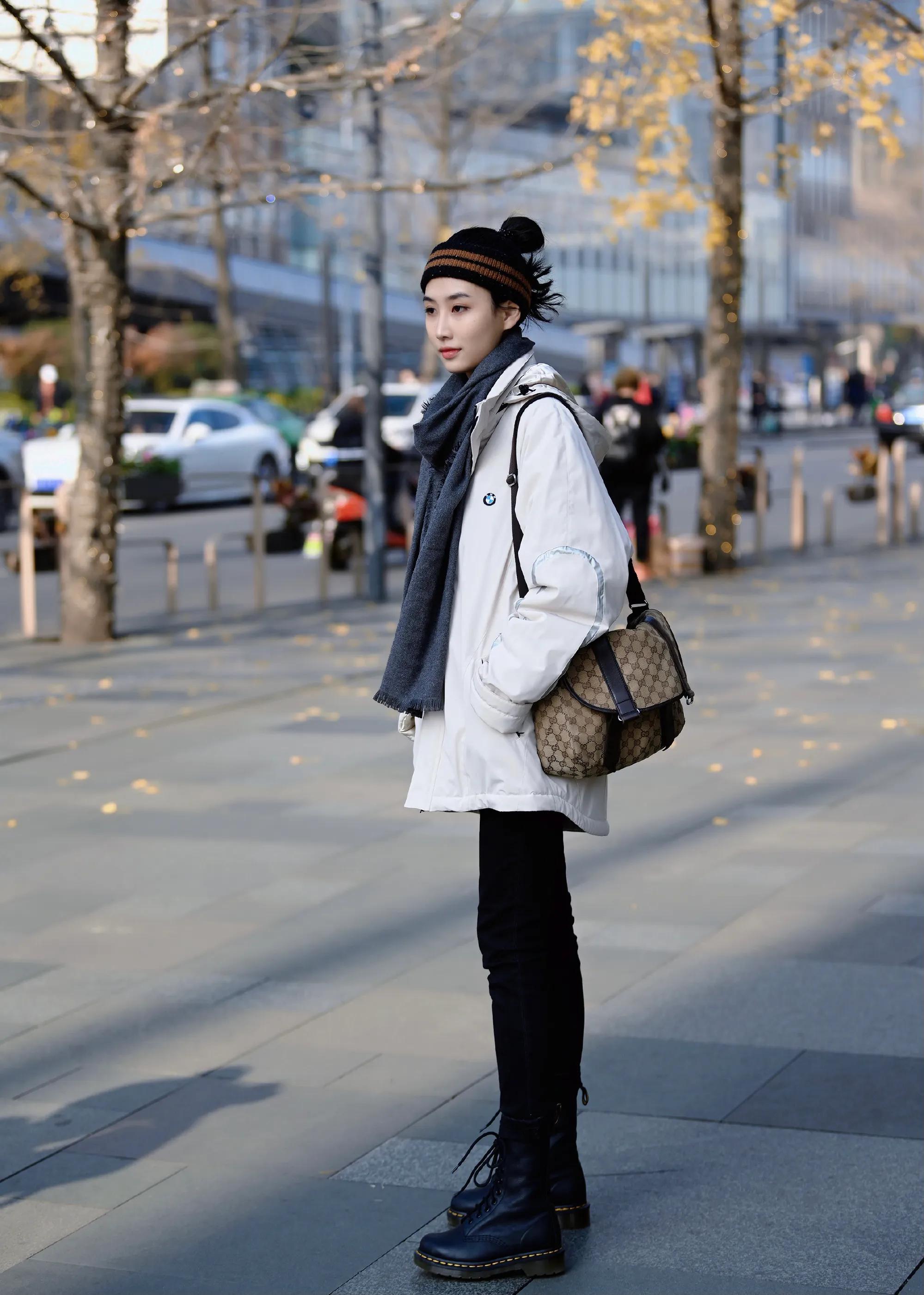 看街拍识包包：Gucci哪些包款最受欢迎？10组穿搭告诉你