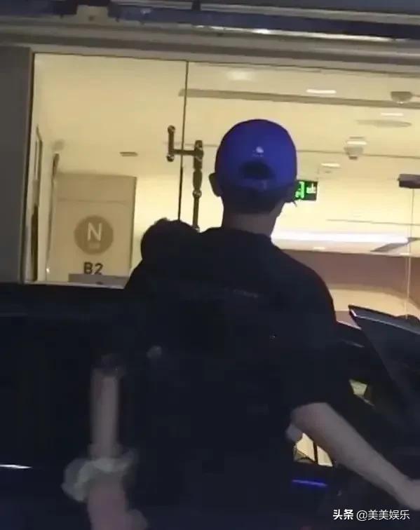 贾乃亮李小璐离婚后首次合体同框,贾乃亮李小璐离婚消息证实