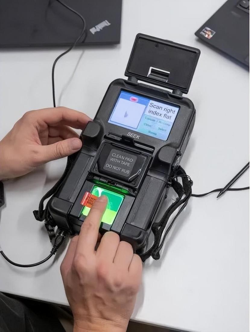 68美元二手货，附赠美军收集的2000人信息，暴露五角大楼致命弱点