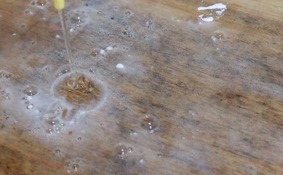 砧板发霉了用什么办法能洗掉,砧板发霉可以开水泡吗