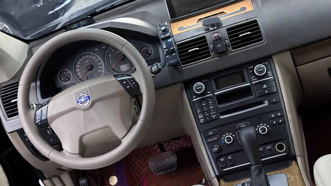 80年沃尔沃xc90出售,08款沃尔沃xc90二手多少钱