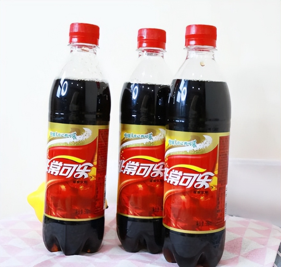 “洋可乐”卖2元还赚翻，国产汽水6块还亏本，到底谁在割韭菜？