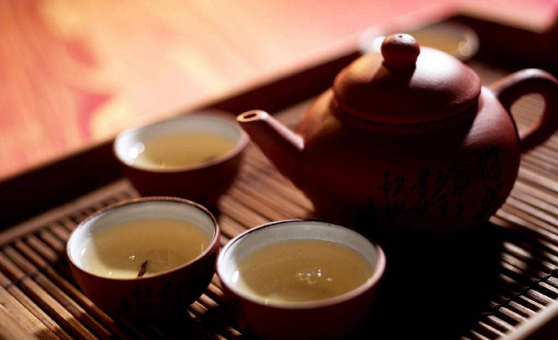 红茶和绿茶哪个茶好喝一点,绿茶和红茶茶叶推荐哪个比较好喝