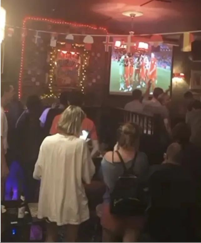 跟10个*球赌**的人聊了聊，他们告诉我几个秘密