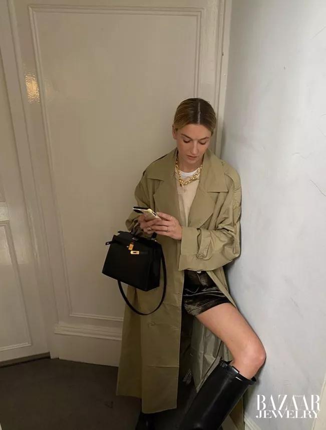 Emily在巴黎II上线即遭吐槽，真正的巴黎女人怎么搭珠宝？