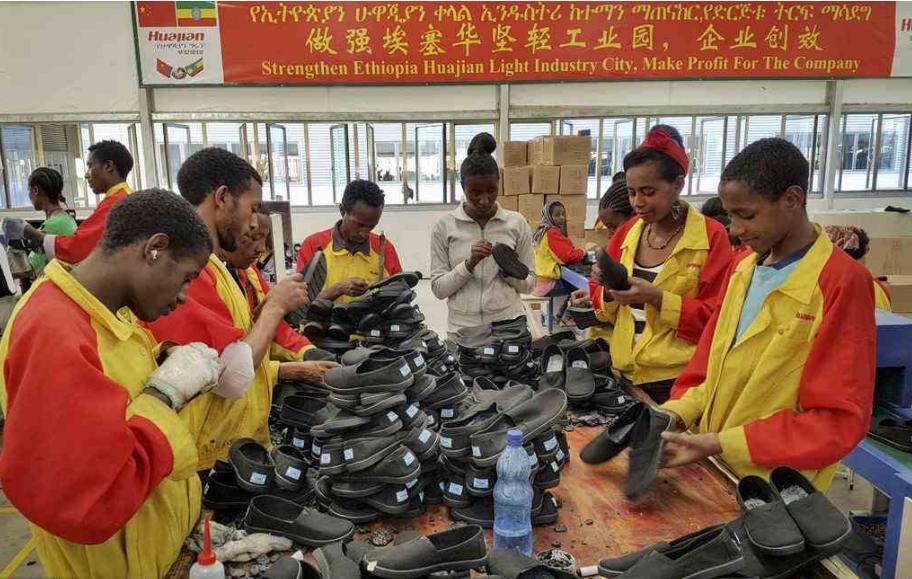 中国人在非洲建厂：一天12小时，月薪600包三餐，当地人抢着干