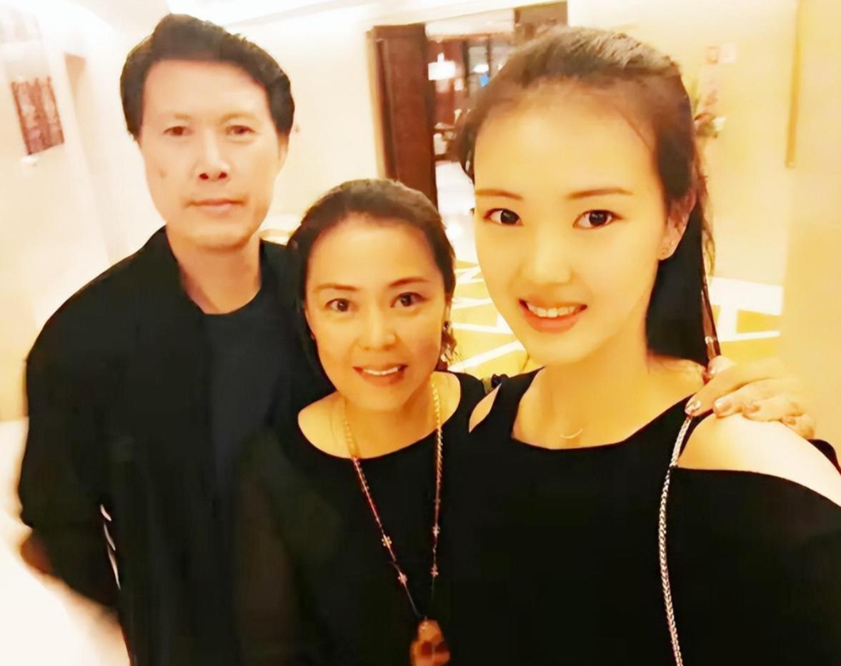 女排张常宁宣布婚期,女排张常宁婚姻近况