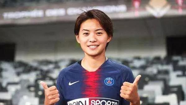 足球运动员王霜,王霜被谁养大的