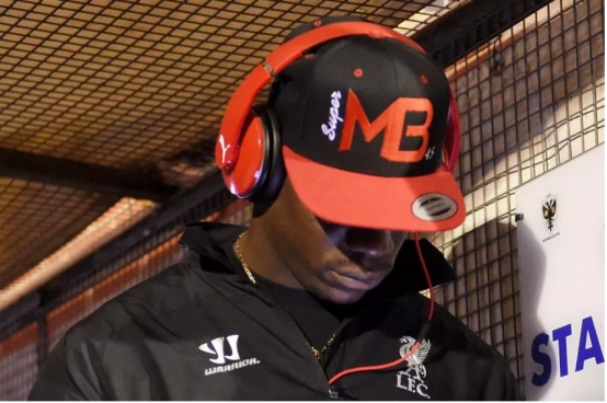 利物浦签下马内费用,巴洛特利在利物浦的年薪