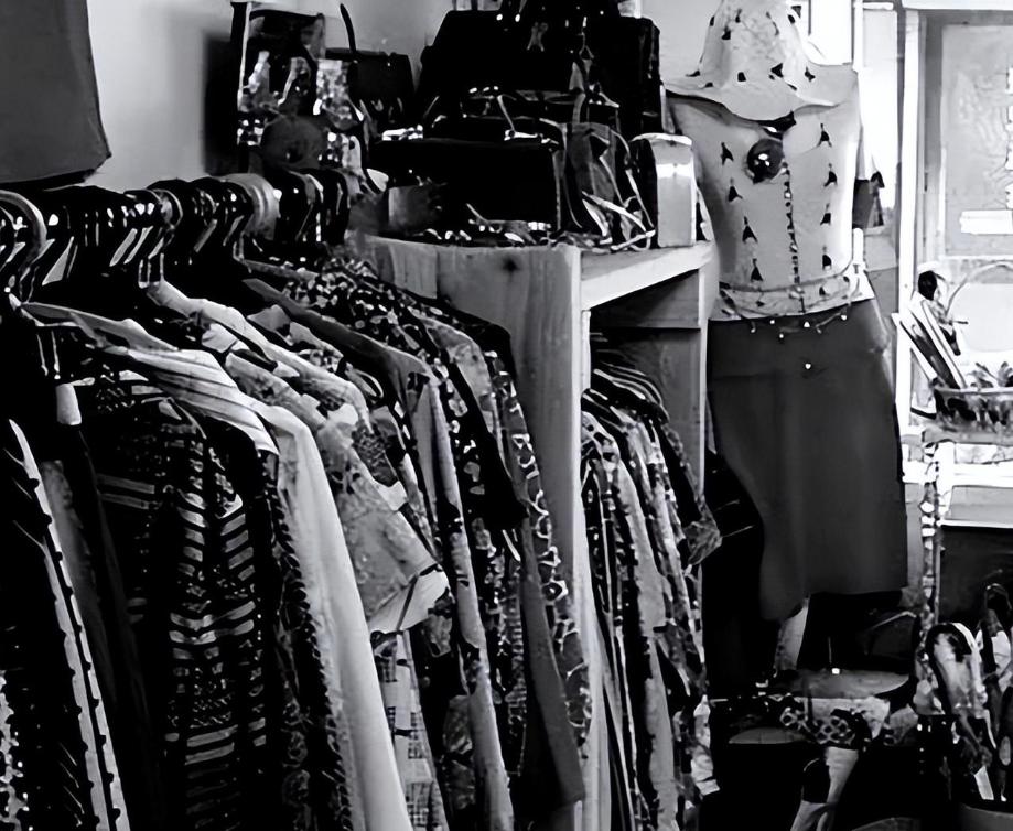 1999年，陕西男子*暴强**女邻居坐牢4年，出狱后杀女邻居一家8口！