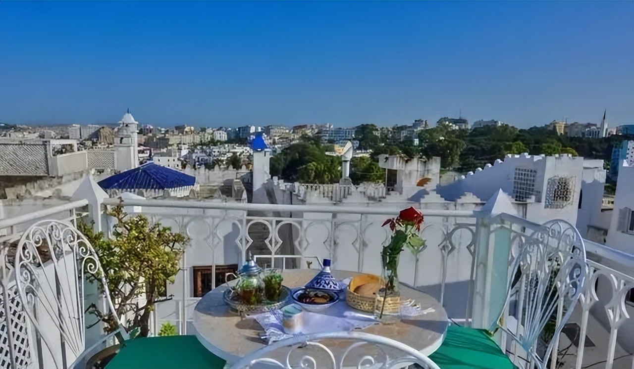 淘汰西班牙的非洲摩洛哥，遍地都是白人