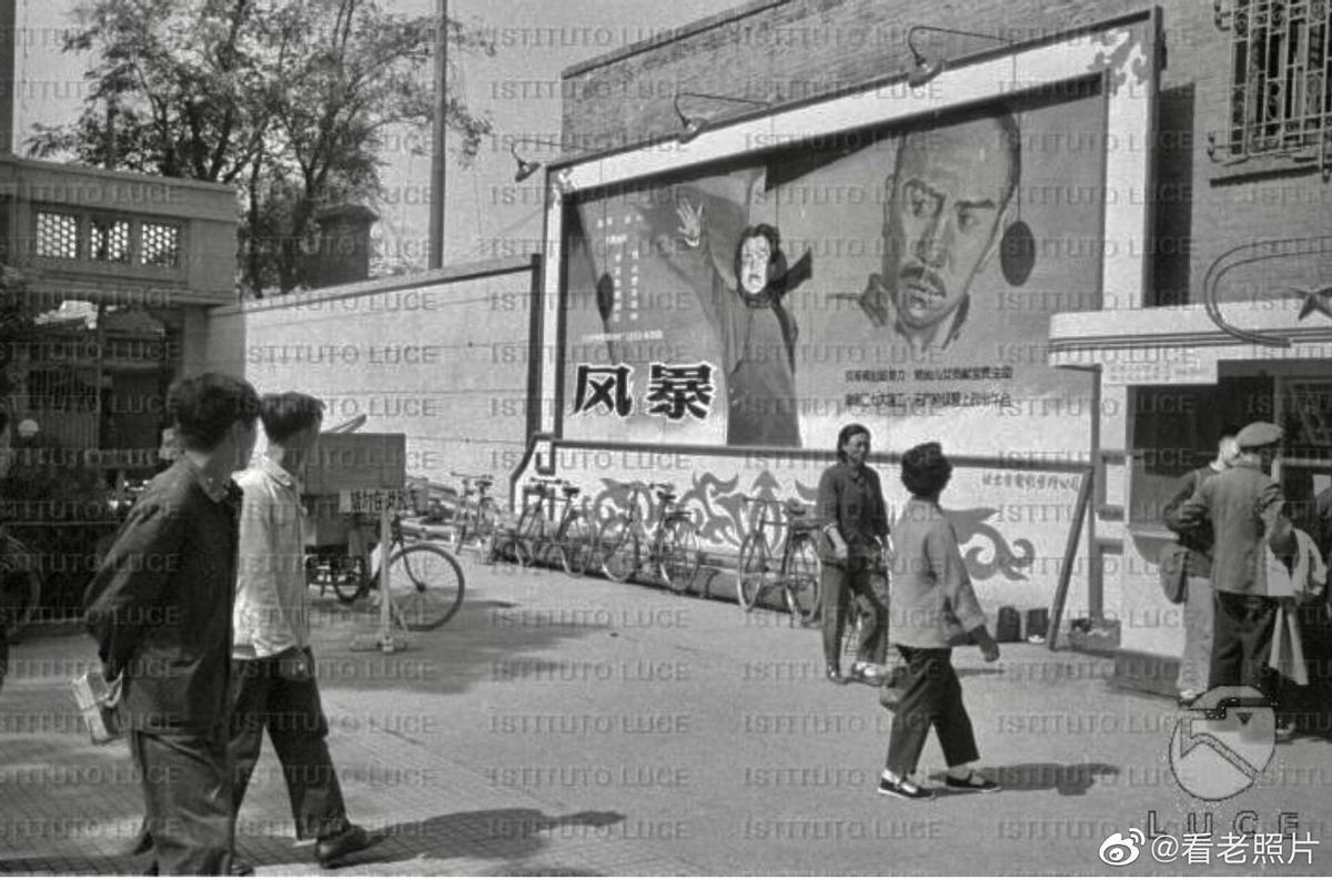 日军侵华兽行,日军当着国军的面杀俘虏