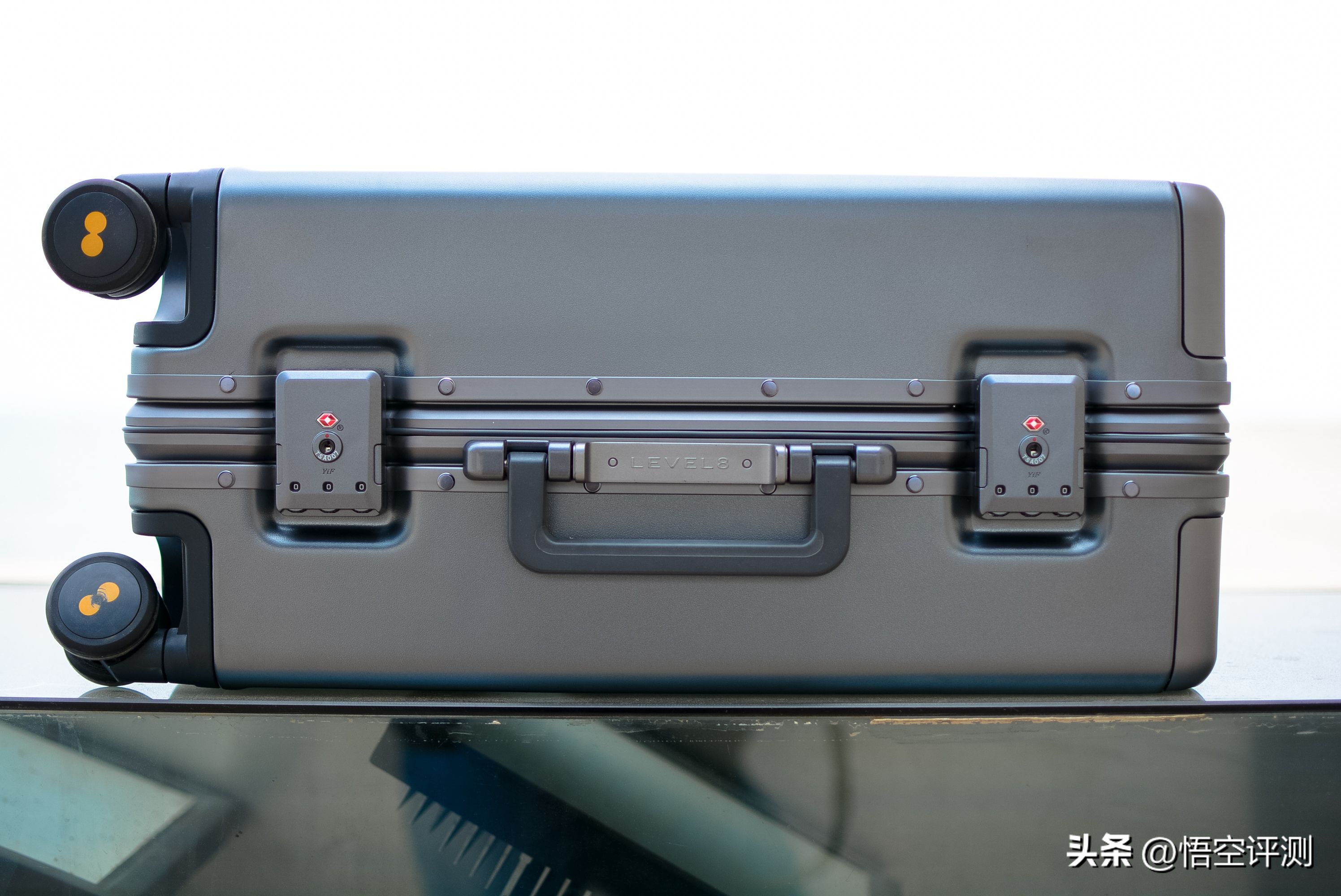 简约有范儿地平线8号行李箱,旅行好搭档地平线8号行李箱测评