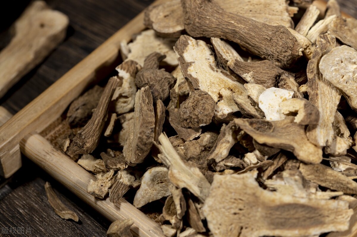 脾胃虚寒症状上吐下泻,大人上吐下泻吃什么食物好