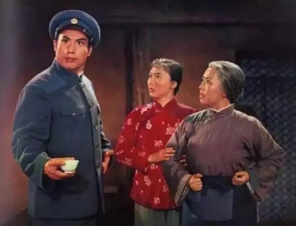 从经典走向世俗，探析小说《沙家浜》的大众传播性