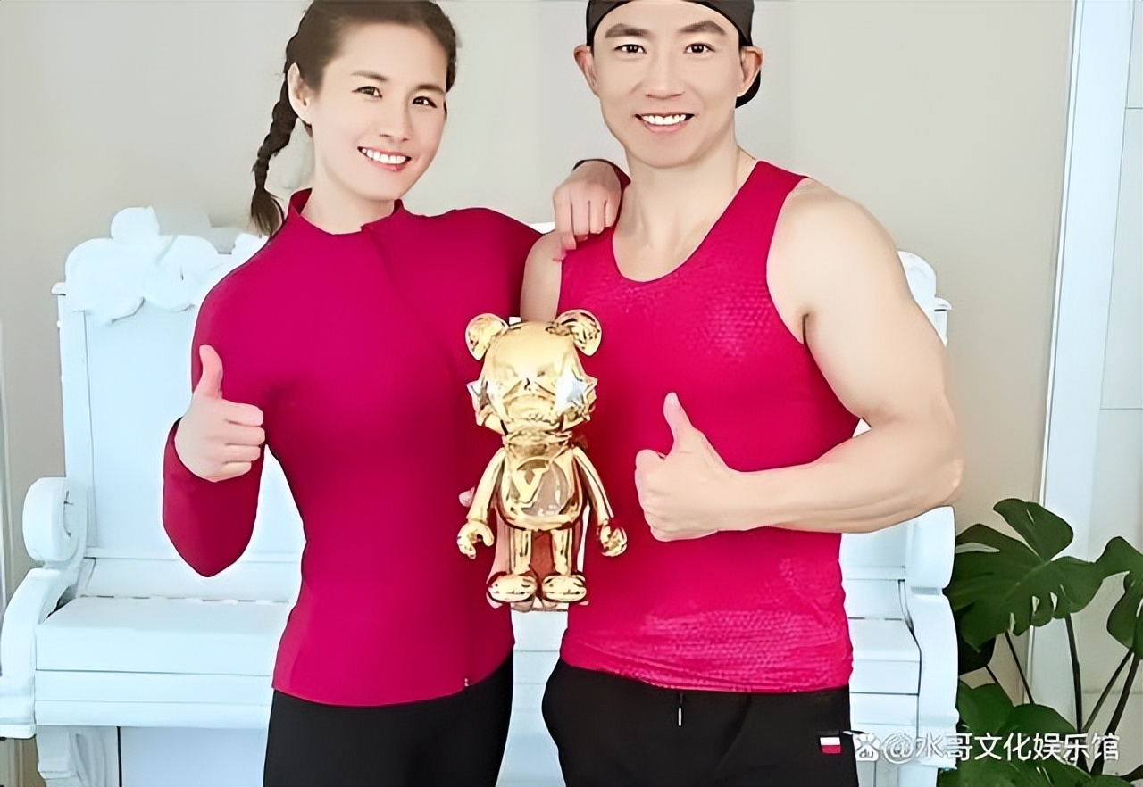 7天涨粉千万，百万观众被邀去看私人直播，主角竟然是主播的妻子