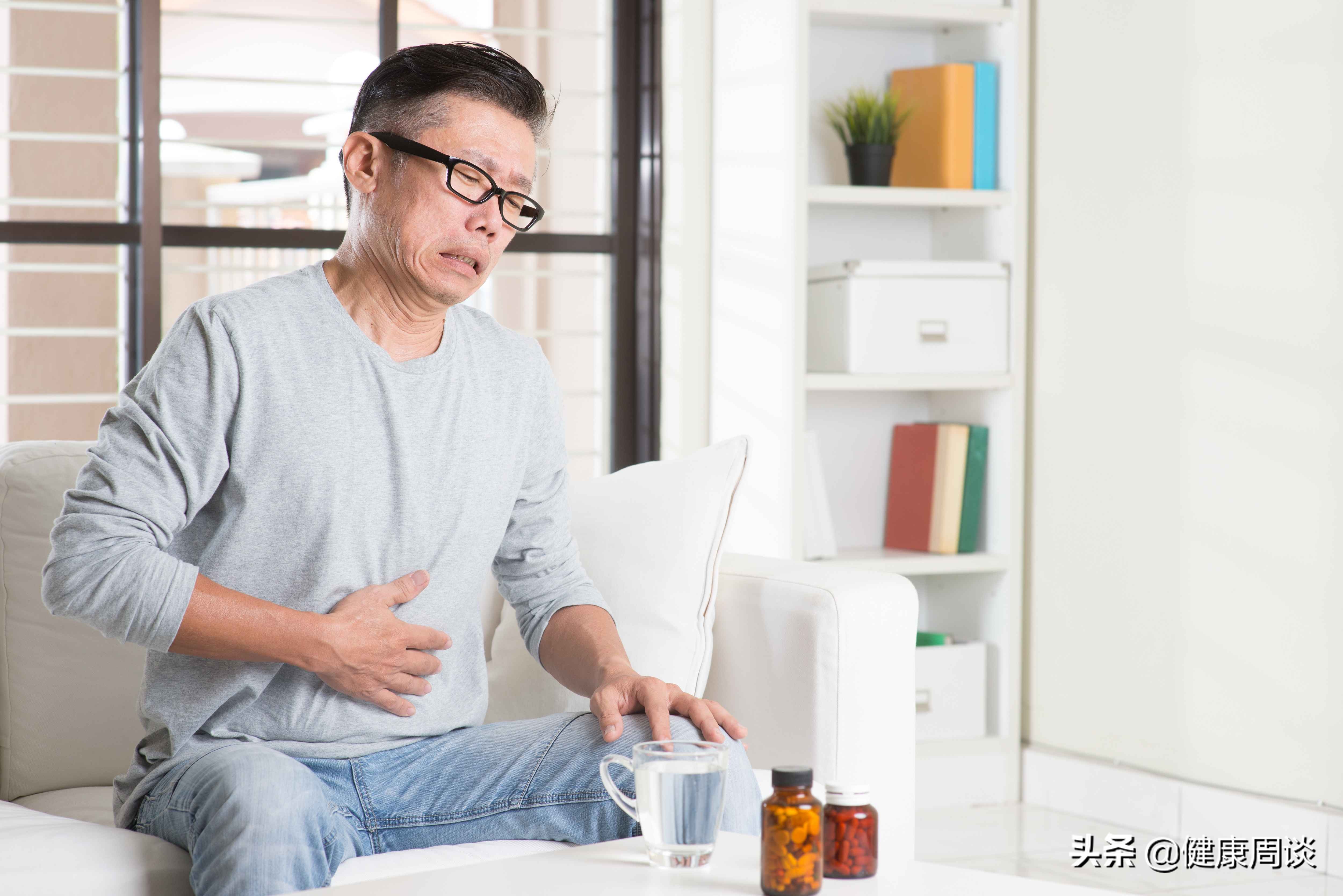 奥美拉唑的作用机制与临床用途 (奥美拉唑可以长期吃没副作用吗)