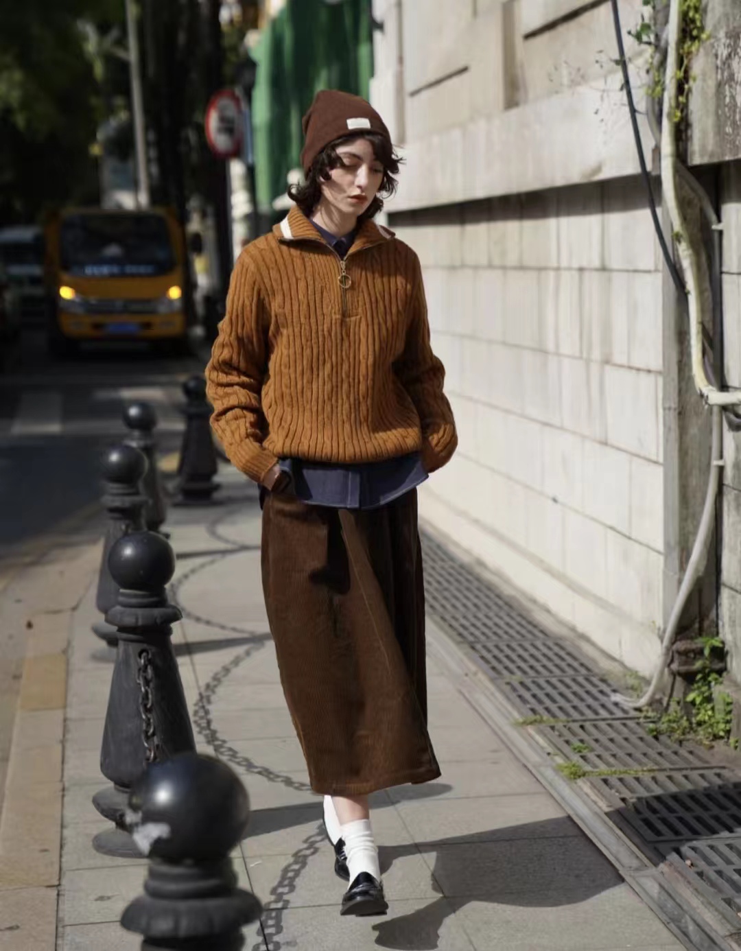 灯芯绒半身裙秋冬怎么搭配,灯芯绒碎花半身裙秋冬