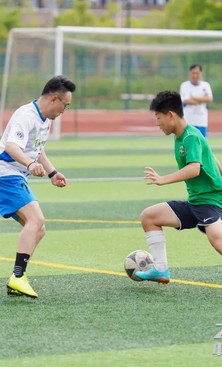 公益足球嘉年华,公益比赛现在开赛