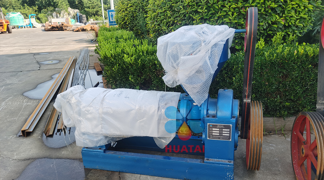 螺旋榨油机榨花生油多高温度,全自动螺旋花生油榨油机批发