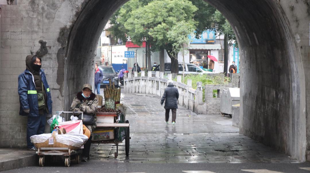 寻街|据说,这条路上藏着荆门仅存的两座古城门...