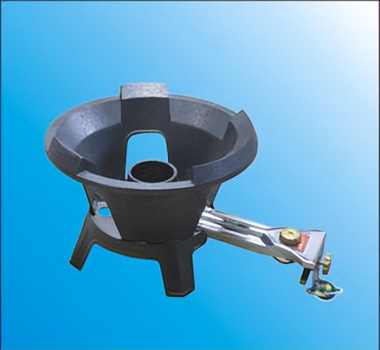 大叔没钱交电费，自建一台猛火炉，结果邻居看到后直接给两千！