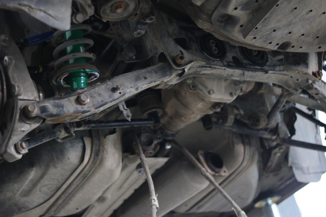 皇冠3.0经典老车翻新复活视频,丰田皇冠13代翻新