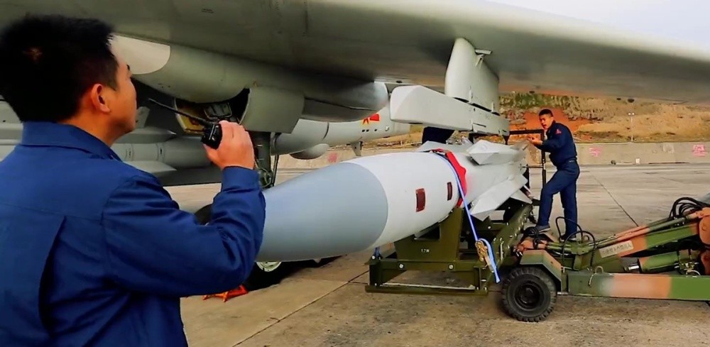 轰6k携带空射弹道导弹,轰6k时代楷模是怎么来的