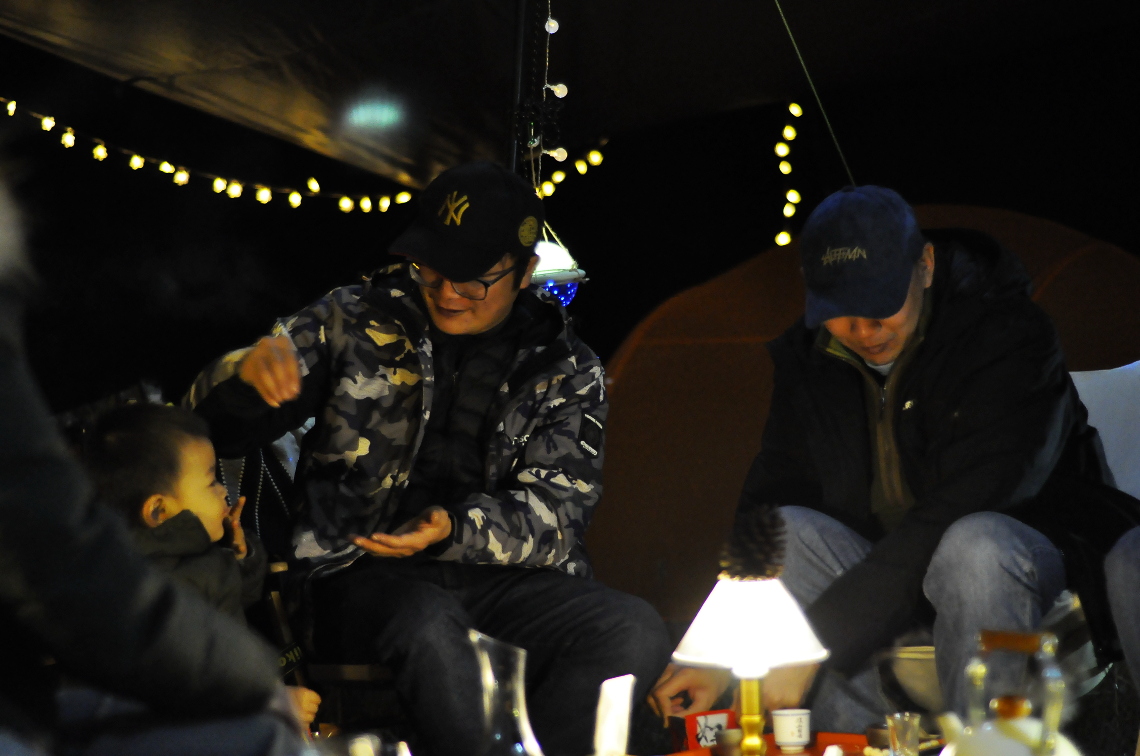 国产跟黑冰一个档次羽绒服,国货之光轻薄羽绒